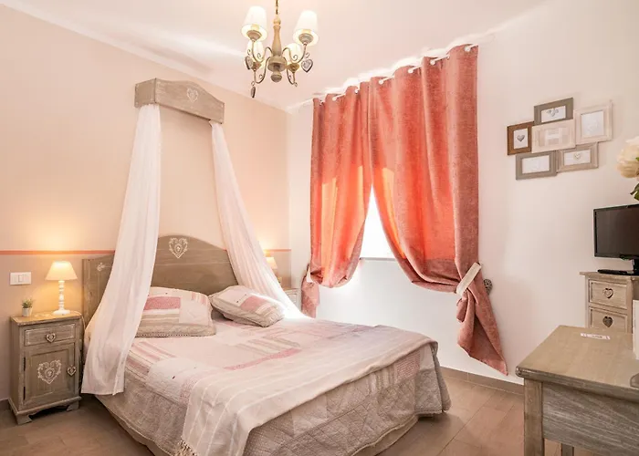 فندق مبيت وإفطار La Vecchia Tenenza 4*