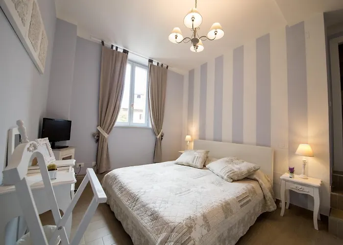 فندق مبيت وإفطار La Vecchia Tenenza Città della Pieve